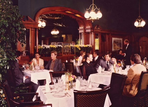 old photo of Nine-Ten restuarant