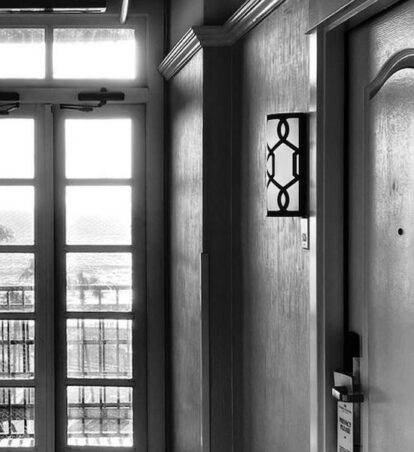 grande colonial haunted hotel hallway