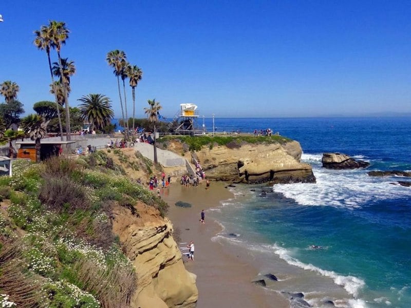 lifeguard stand and la jolla cove beach