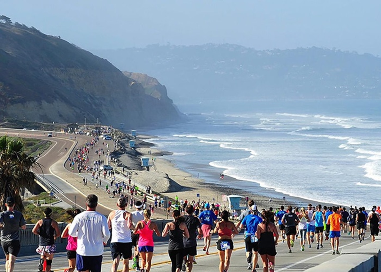 Photo of the La Jolla Half marathon runners along coastline