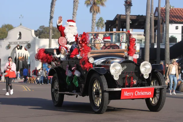 Photo of Santa at the La Jolla Christmas Parade